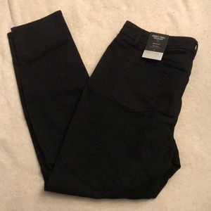 NWT Simply Vera Verawang Black skinny jeans